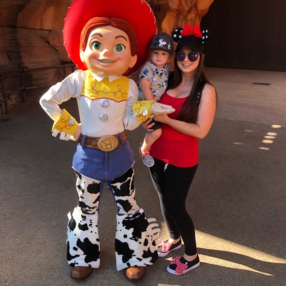 Meet your Posher, Ashley - Picture 3 of 5